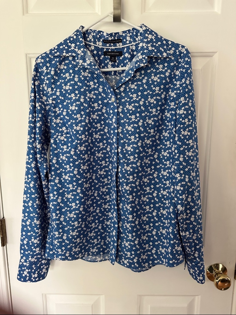 Lands' End Blue and White Floral Button-Up Top